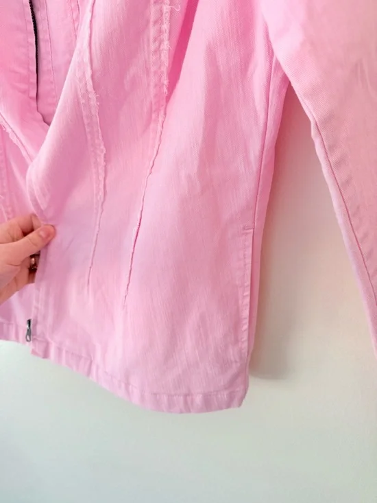 Barbie Pink Jean Jacket Medium (8) LOGO Lori Goldstein Bubblegum Pink ZipUp NWOT - Picture 8 of 14